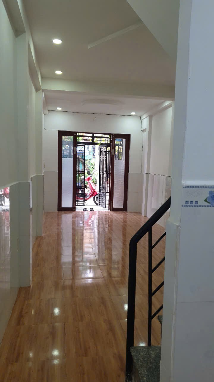 Bán nhà mặt phố Trịnh Hoài Đức, Q.9, 52m², 2 tầng, 4.5 tỷ, sổ hồng - Ảnh chính